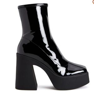 Blogger Katy Perry Heightten Stretch Bootie